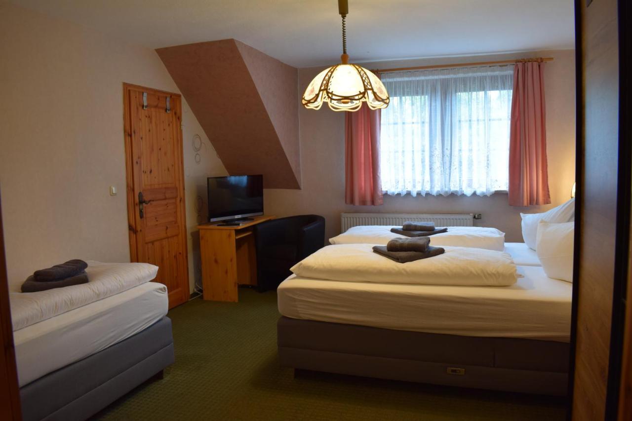 Stutzengrun Landhotel "Lichte Aue" Lichtenau מראה חיצוני תמונה