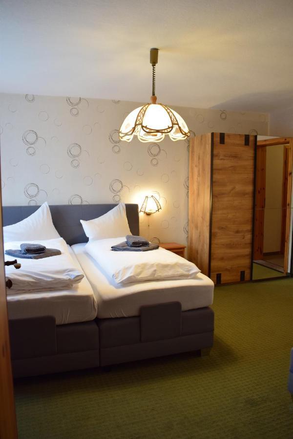 Stutzengrun Landhotel "Lichte Aue" Lichtenau מראה חיצוני תמונה