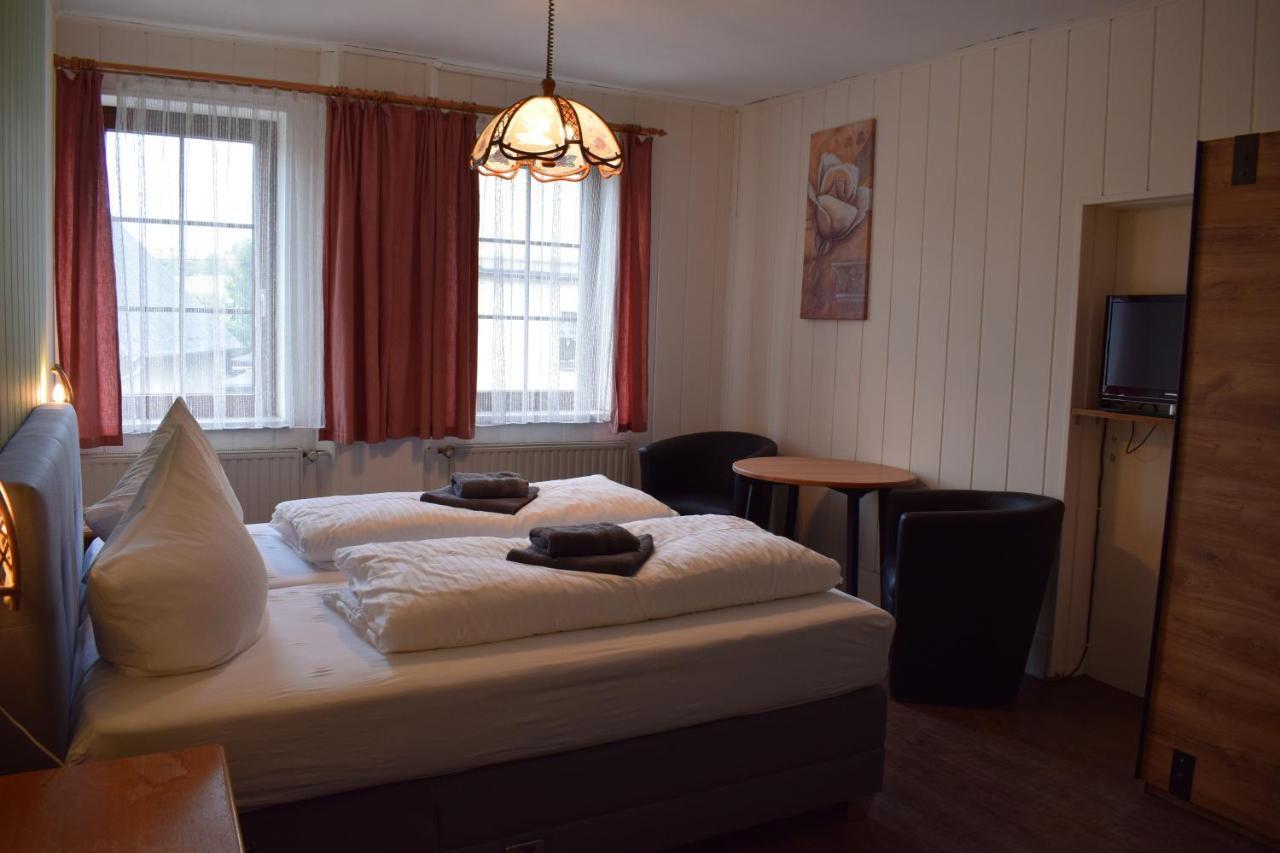 Stutzengrun Landhotel "Lichte Aue" Lichtenau מראה חיצוני תמונה
