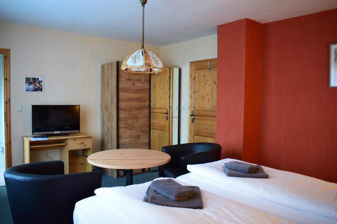 Stutzengrun Landhotel "Lichte Aue" Lichtenau מראה חיצוני תמונה